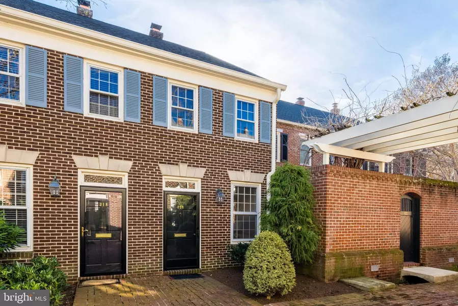 320 N SAINT ASAPH ST #10, Alexandria, VA 22314