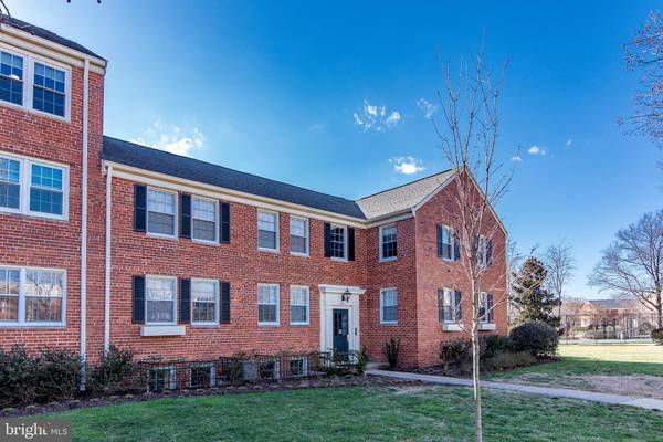 6614 10TH ST #J, Alexandria, VA 22307