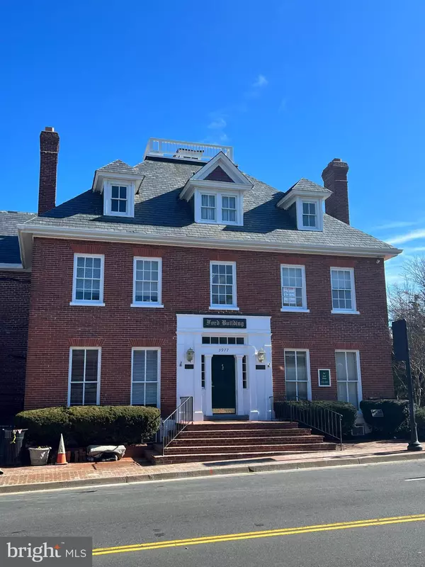 3977 CHAIN BRIDGE RD #202, Fairfax, VA 22030