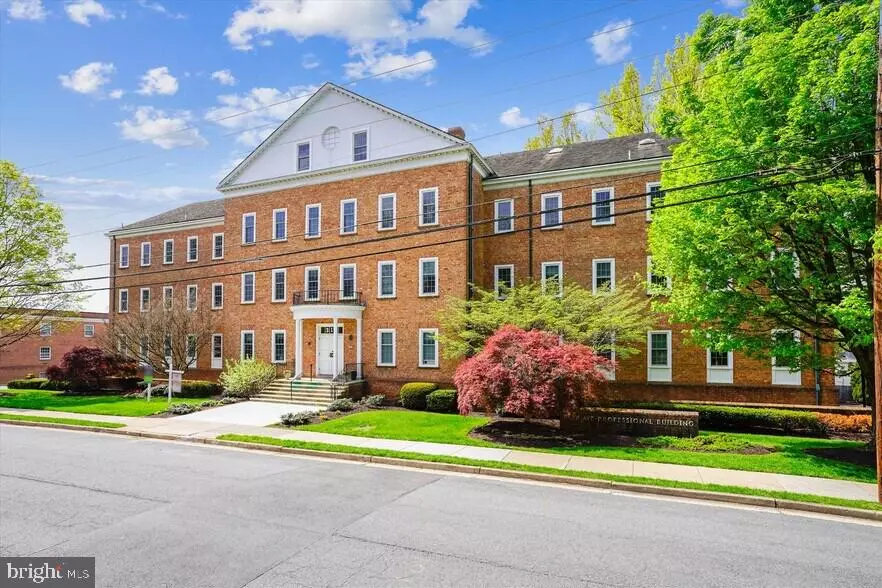 313 PARK AVE #3, Falls Church, VA 22046