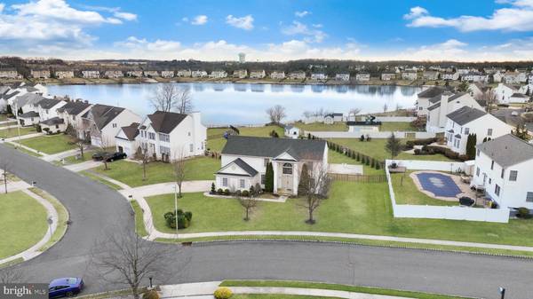 2 SCENIC POINT CIR, Sicklerville, NJ 08081