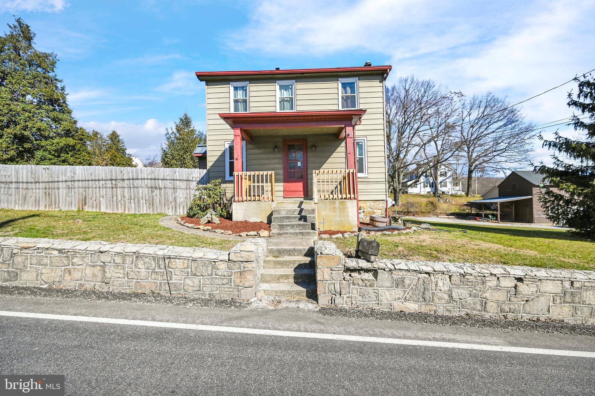 2027 MOUNT ZION RD, York, PA 17406