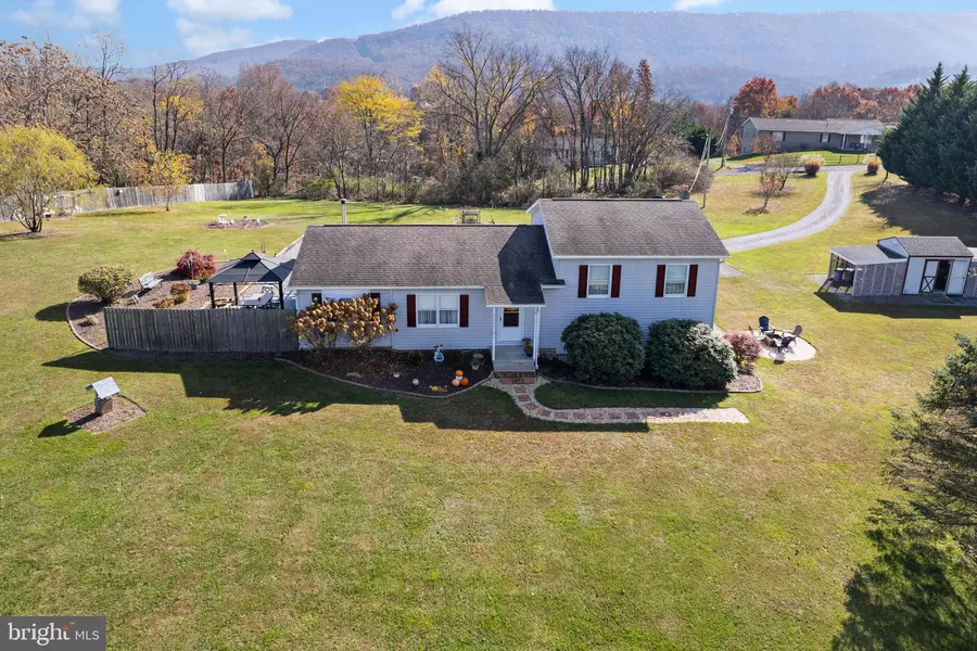 53 RAINBOW HILL CT, Berkeley Springs, WV 25411