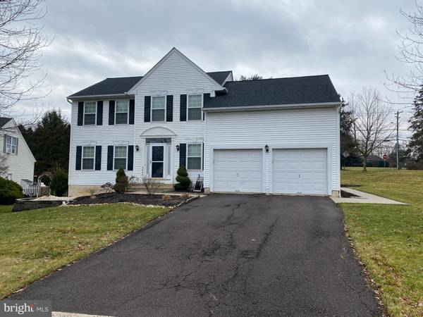 2000 ERIN DR, Sellersville, PA 18960