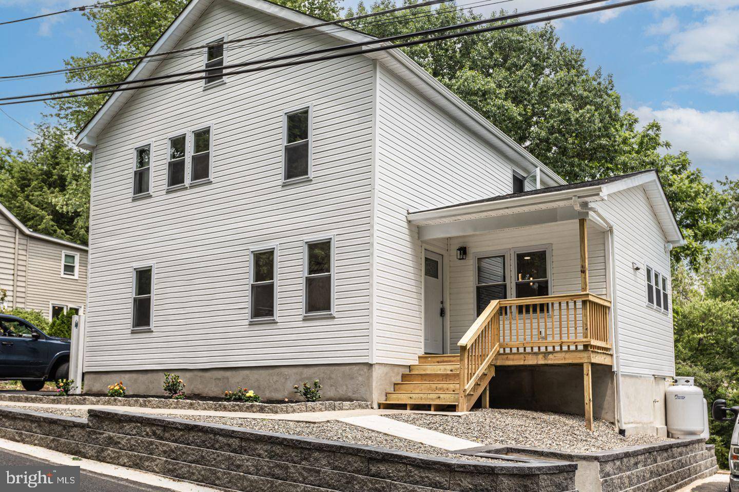 25 SANDY RUN RD, Yardley, PA 19067