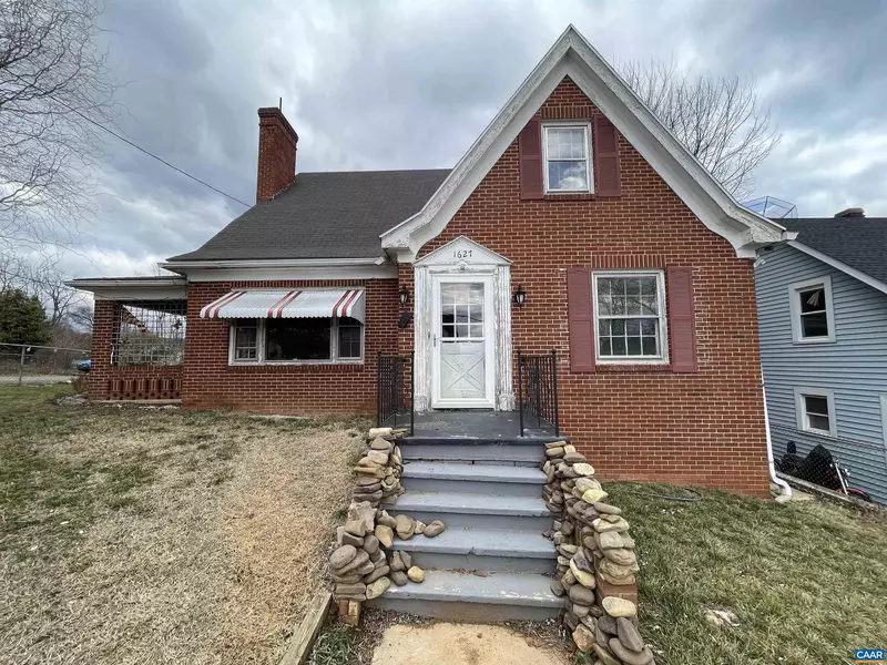 1627 PACKARD ST, Staunton, VA 24401