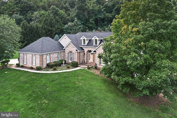 Lewisberry, PA 17339,631 WHITETAIL DR