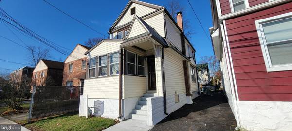 909 CHESTNUT ST, Darby, PA 19023