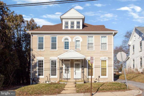 130-132 N GRANT STREET, Waynesboro, PA 17268