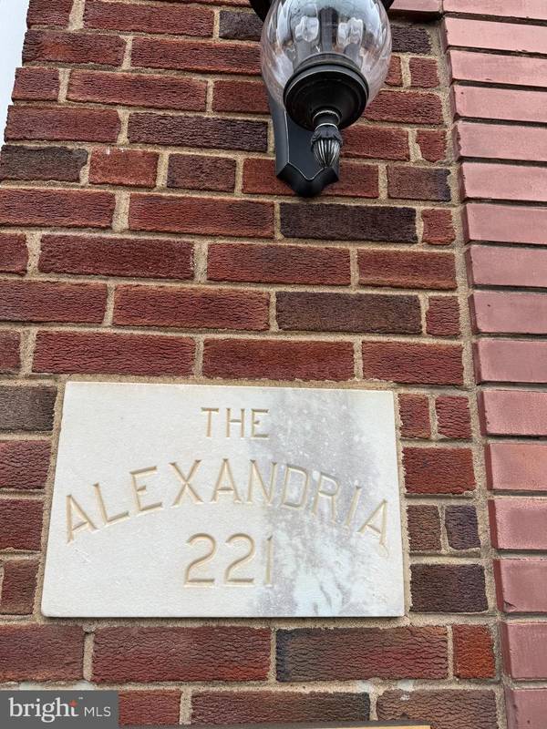 Alexandria, VA 22314,221 S ALFRED ST S