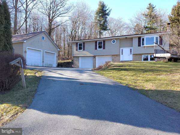 13385 SEIBERT AVE, Blue Ridge Summit, PA 17214