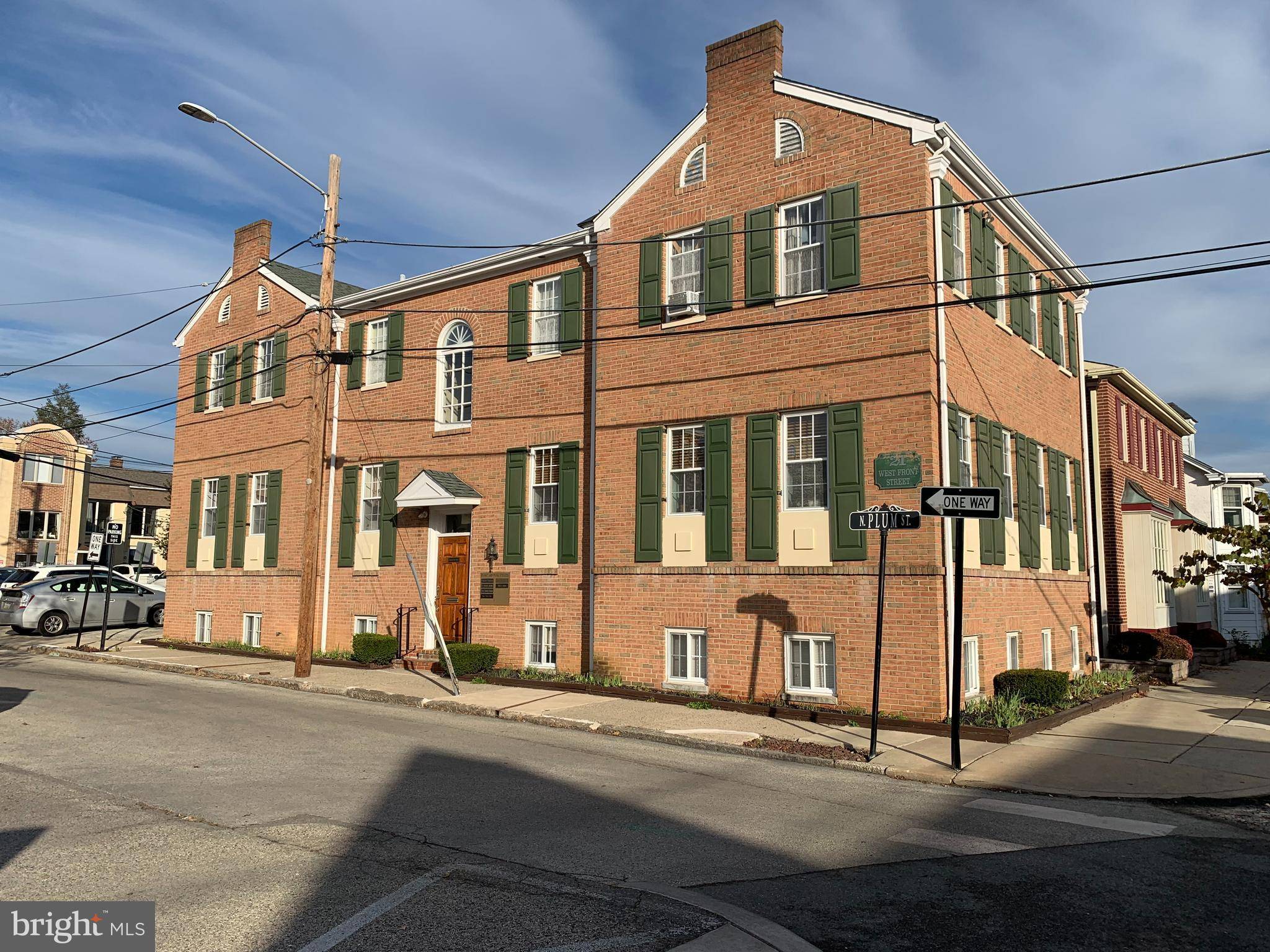 21 W FRONT ST, Media, PA 19063