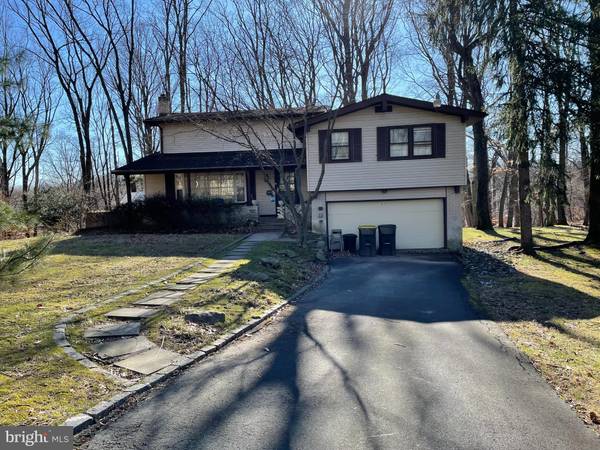 1910 RICHARD RD, Willow Grove, PA 19090