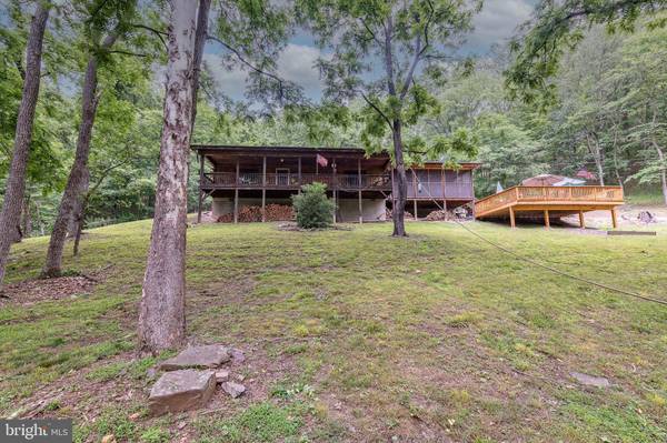 2500 GINEVAN RD, Paw Paw, WV 25434