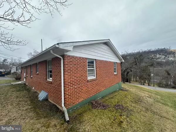 Berkeley Springs, WV 25411,266 N LAUREL AVE