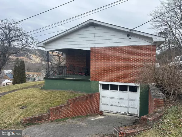 Berkeley Springs, WV 25411,266 N LAUREL AVE