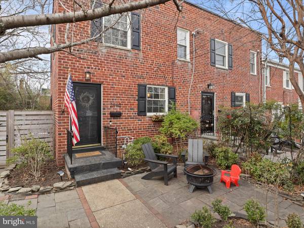 2940 SYCAMORE ST, Alexandria, VA 22305