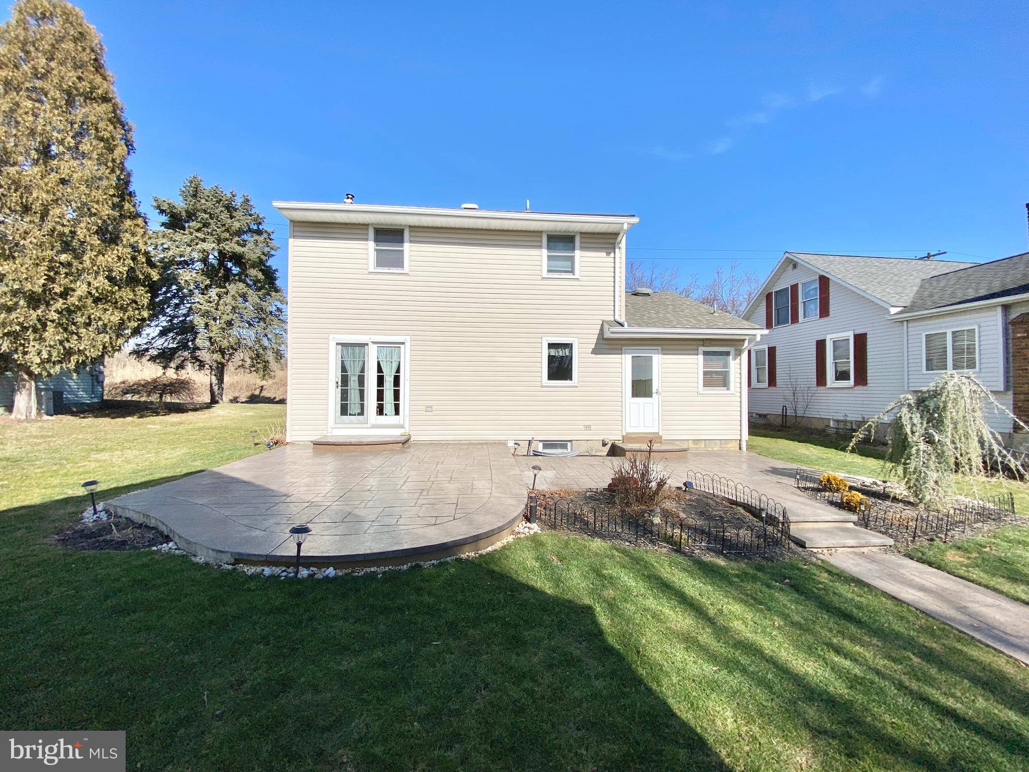 Nazareth, PA 18064,629 W MAUCH CHUNK ST