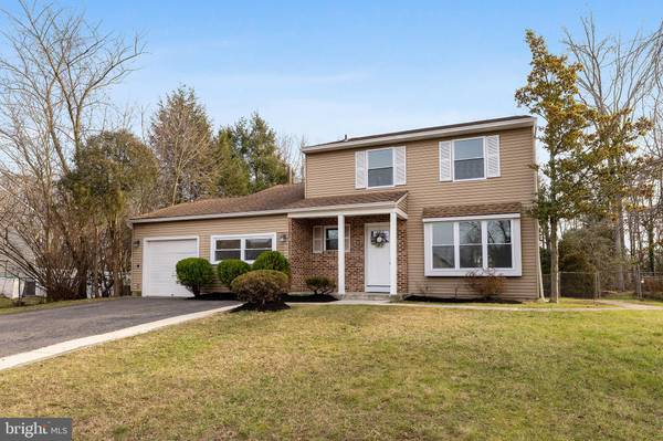 14 HEATHER DR, Sicklerville, NJ 08081