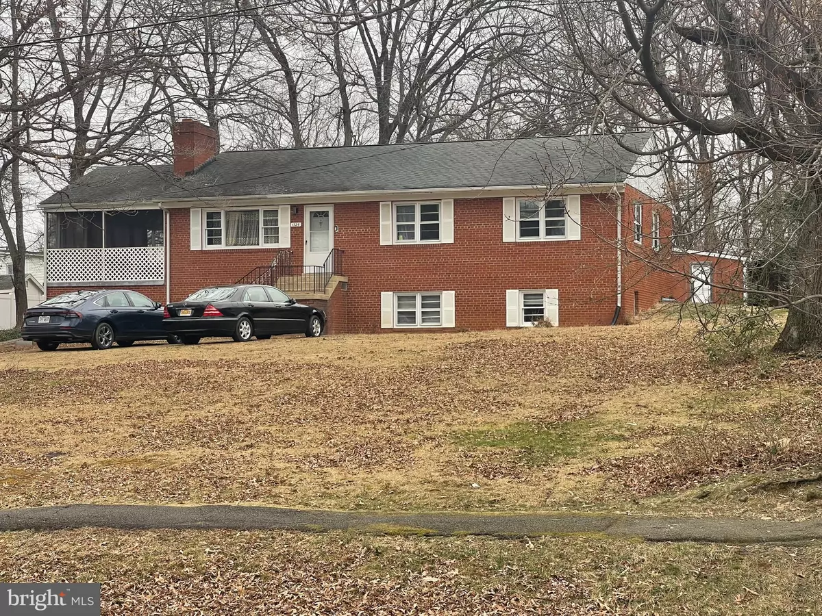 Vienna, VA 22182,1725 CREEK CROSSING RD