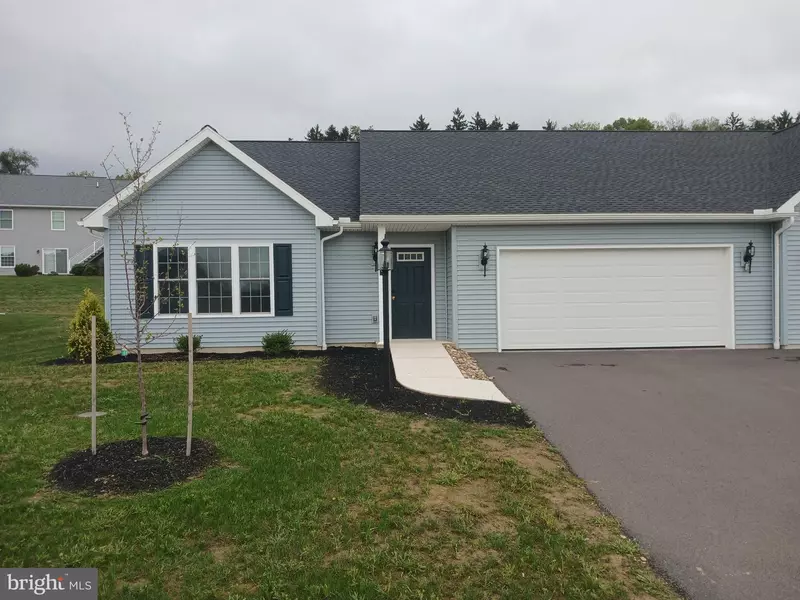 82 ST ANDREWS WAY, Selinsgrove, PA 17870