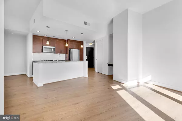 Washington, DC 20003,880 NEW JERSEY AVE SE #STUDIO INTERIOR UNIT