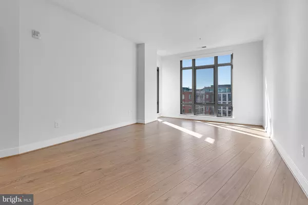 Washington, DC 20003,880 NEW JERSEY AVE SE #STUDIO INTERIOR UNIT