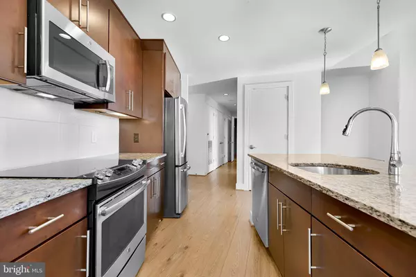 Washington, DC 20003,880 NEW JERSEY AVE SE #1 BR INTERIOR UNIT