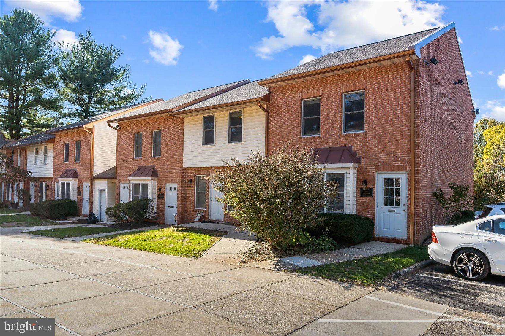111 WARREN RD #15A, Cockeysville, MD 21030