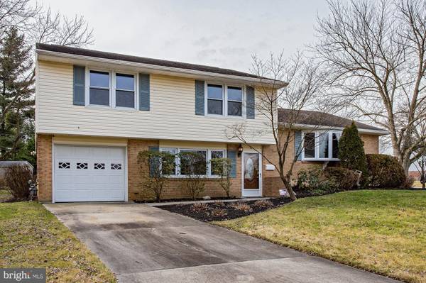 2014 FLORAL DR, Wilmington, DE 19810