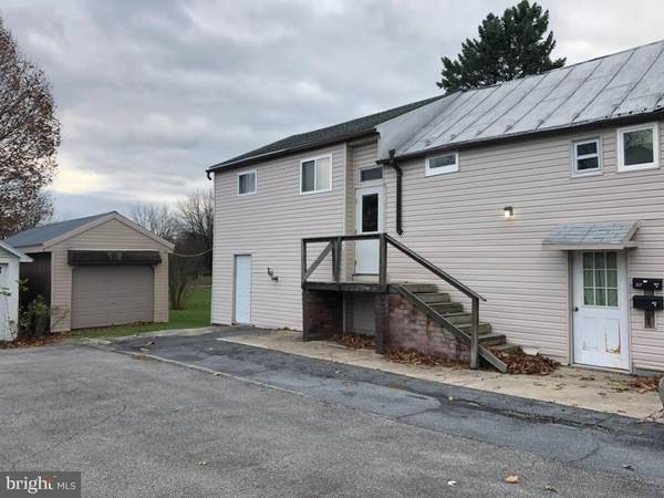 124 W CARPENTER AVE, Myerstown, PA 17067