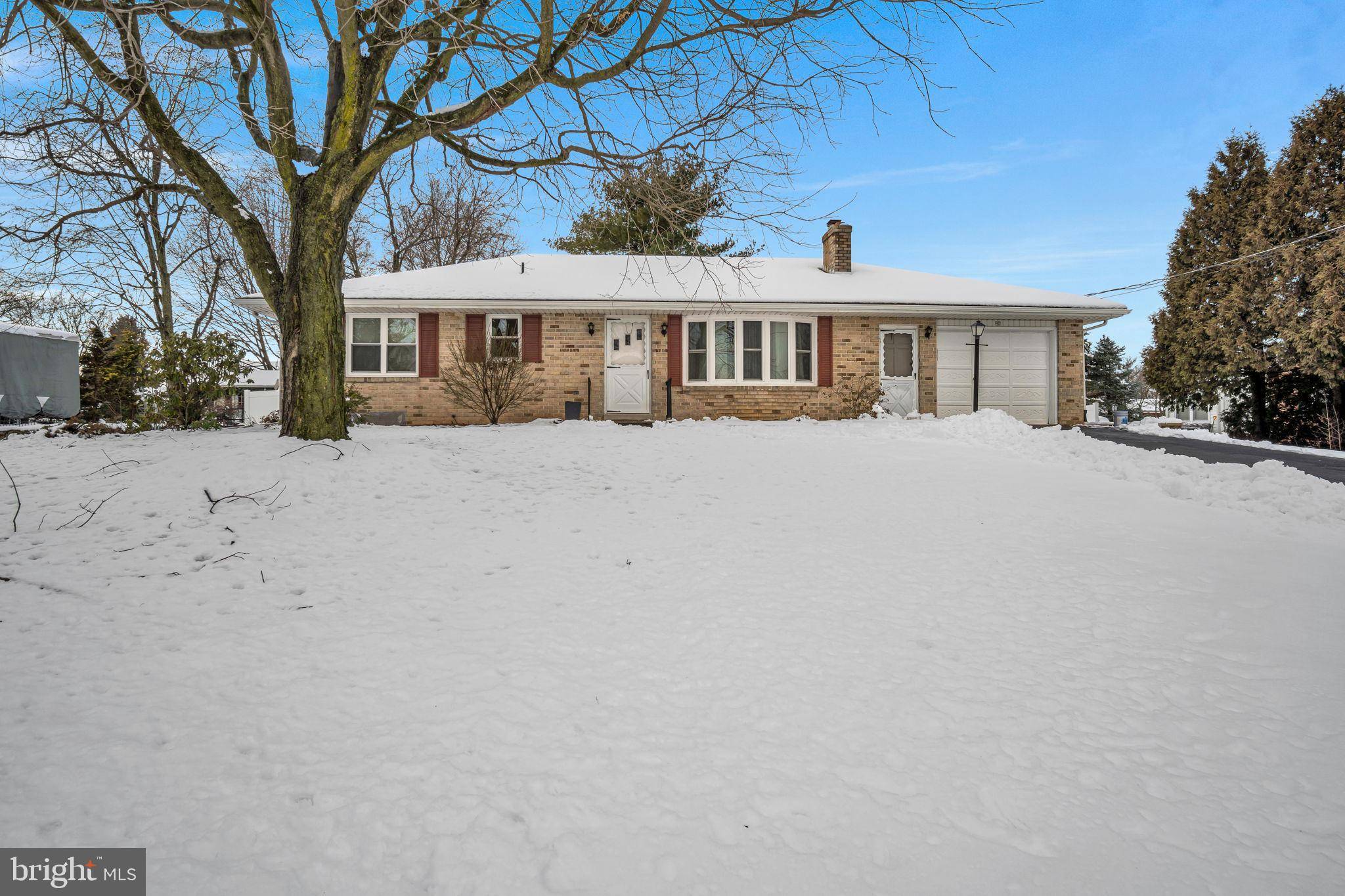 26 CARDINAL DR, Carlisle, PA 17015