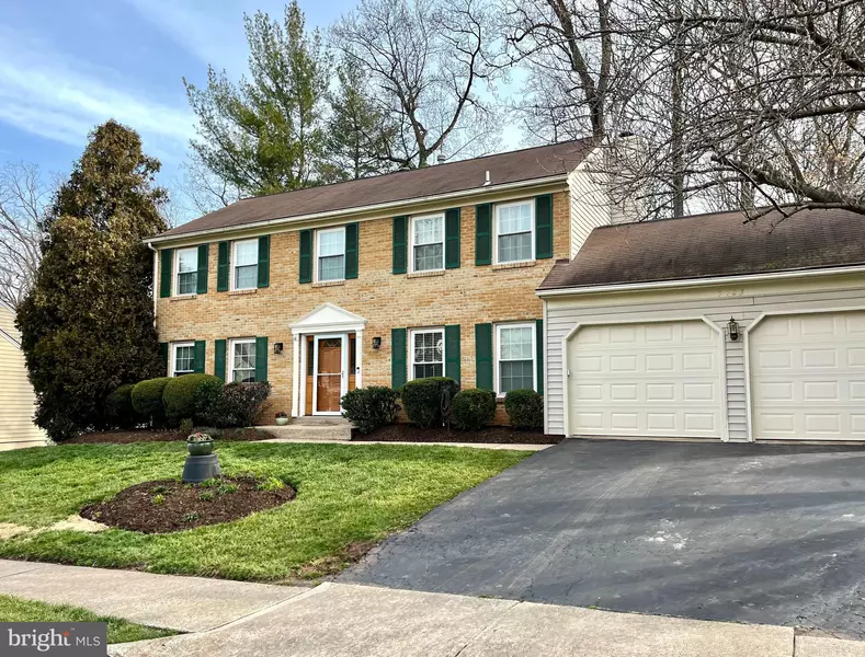 5723 ROCKY RUN DR, Centreville, VA 20120