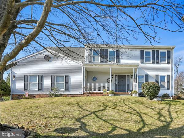 5 ABBEY RD, New Freedom, PA 17349