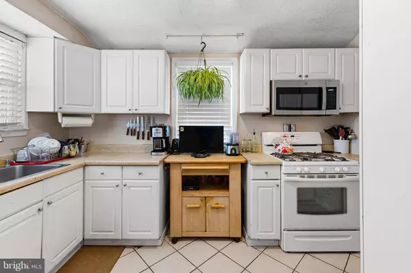 Fair Lawn, NJ 07410,83 MIDLAND AVENUE