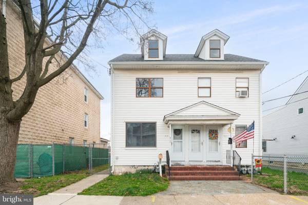 919 WOOD ST, Bristol, PA 19007