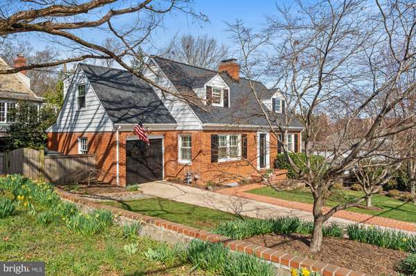 6026 WOODMONT RD, Alexandria, VA 22307