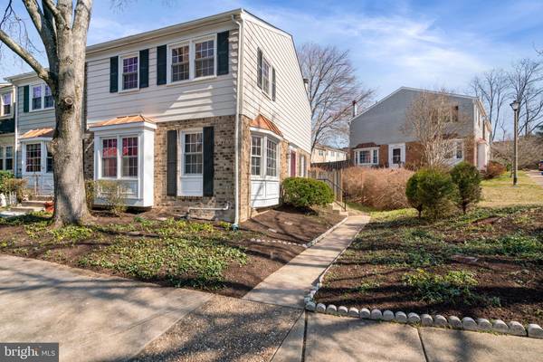 4945 MCFARLAND DR, Fairfax, VA 22032