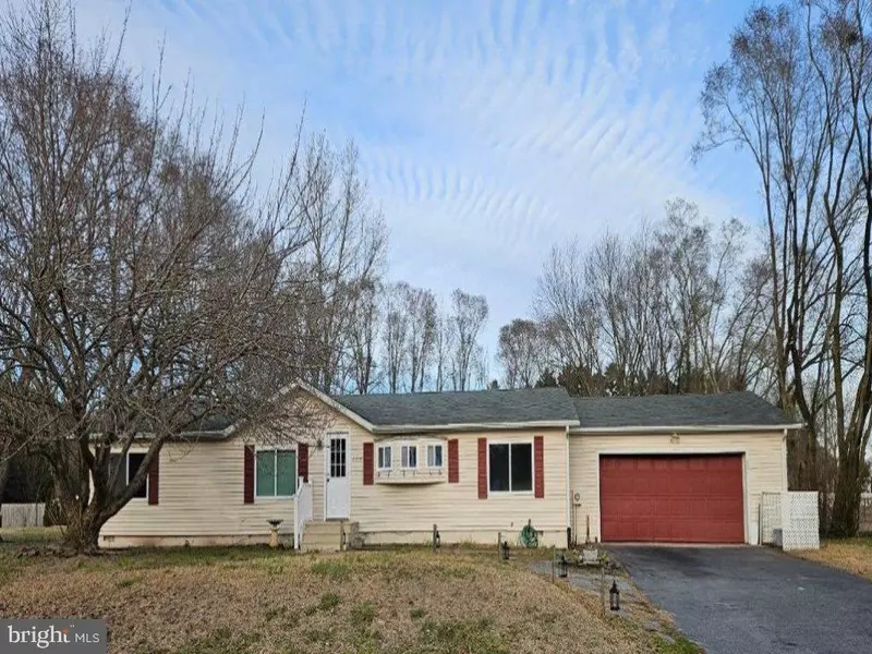 207 W HOLLY DR, Lincoln, DE 19960