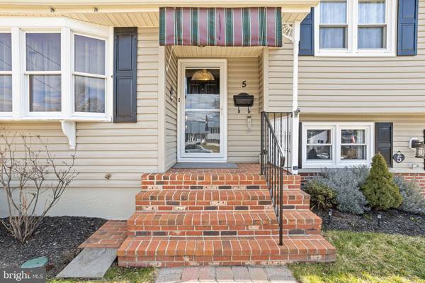 Mount Holly, NJ 08060,5 MANOR TER