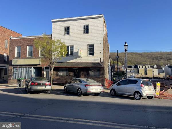 34-36 CENTER ST E, Mahanoy City, PA 17948