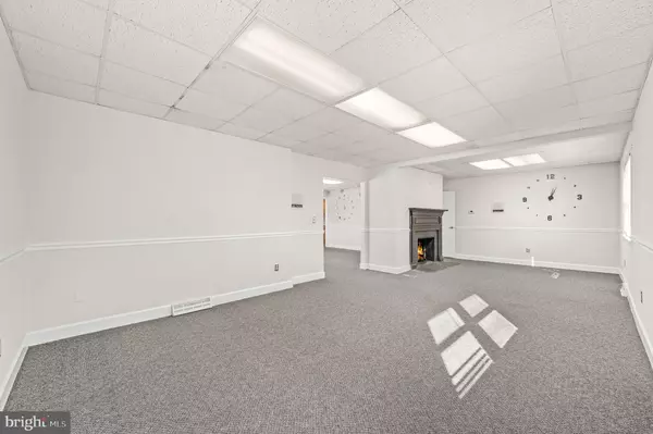 Morrisville, PA 19067,300 W TRENTON AVE #TOTAL SPACE