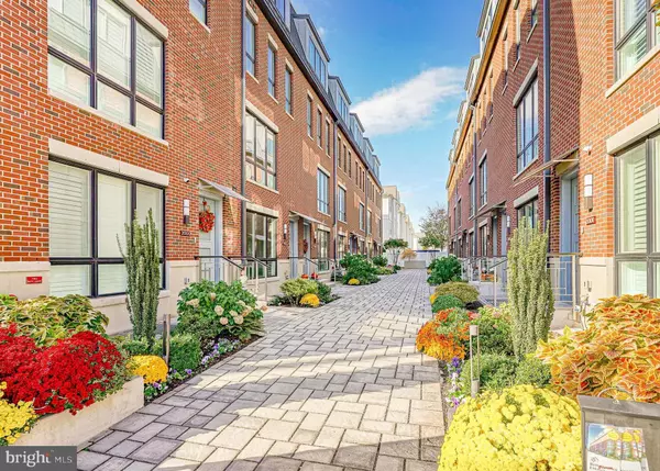 2002 RENAISSANCE WALK, Philadelphia, PA 19145