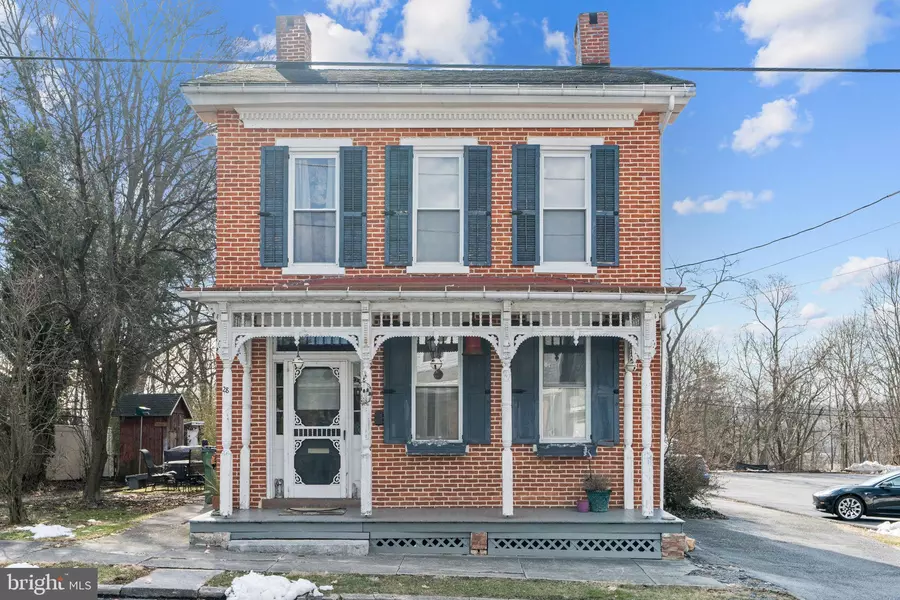 28 W MAIN ST, Hershey, PA 17033