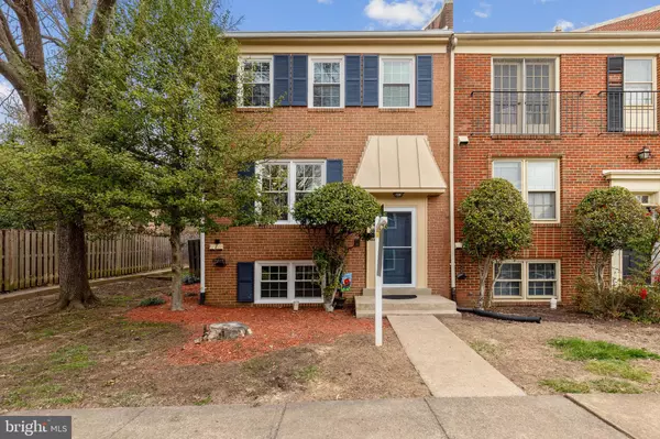 2512 WINDBREAK DR, Alexandria, VA 22306