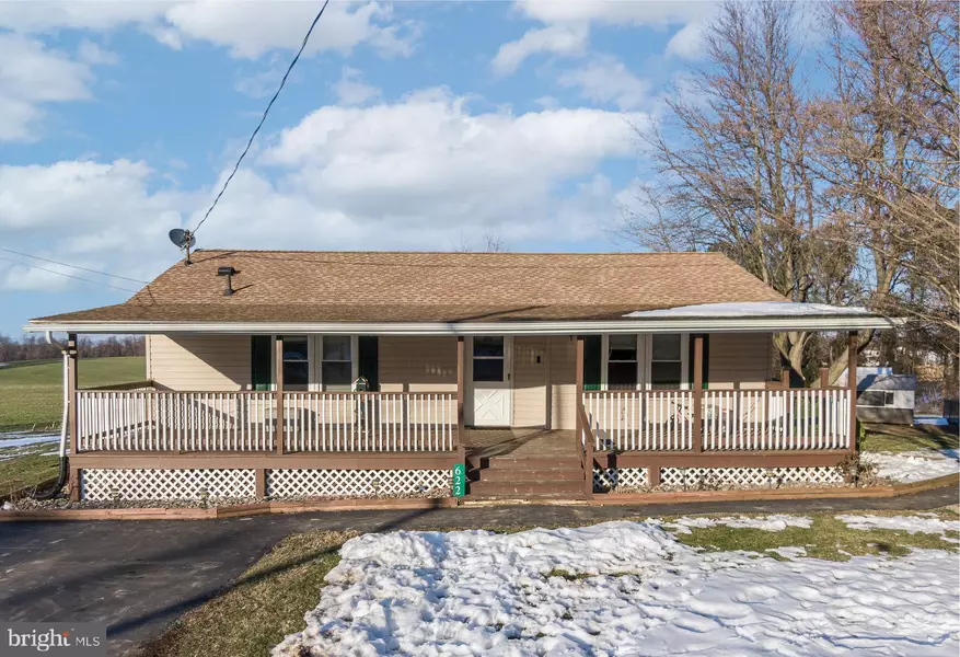 622 W PINE ST, Mount Holly Springs, PA 17065