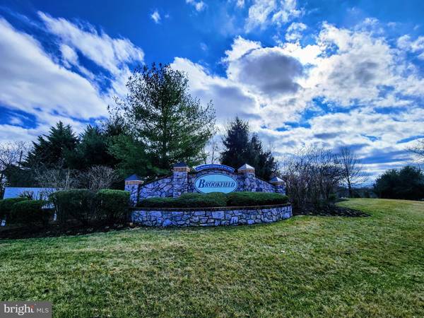 Falling Waters, WV 25419,155 LACKAWANNA LN