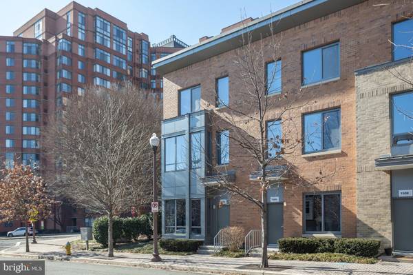 Arlington, VA 22209,1500 N SCOTT ST #TH-1