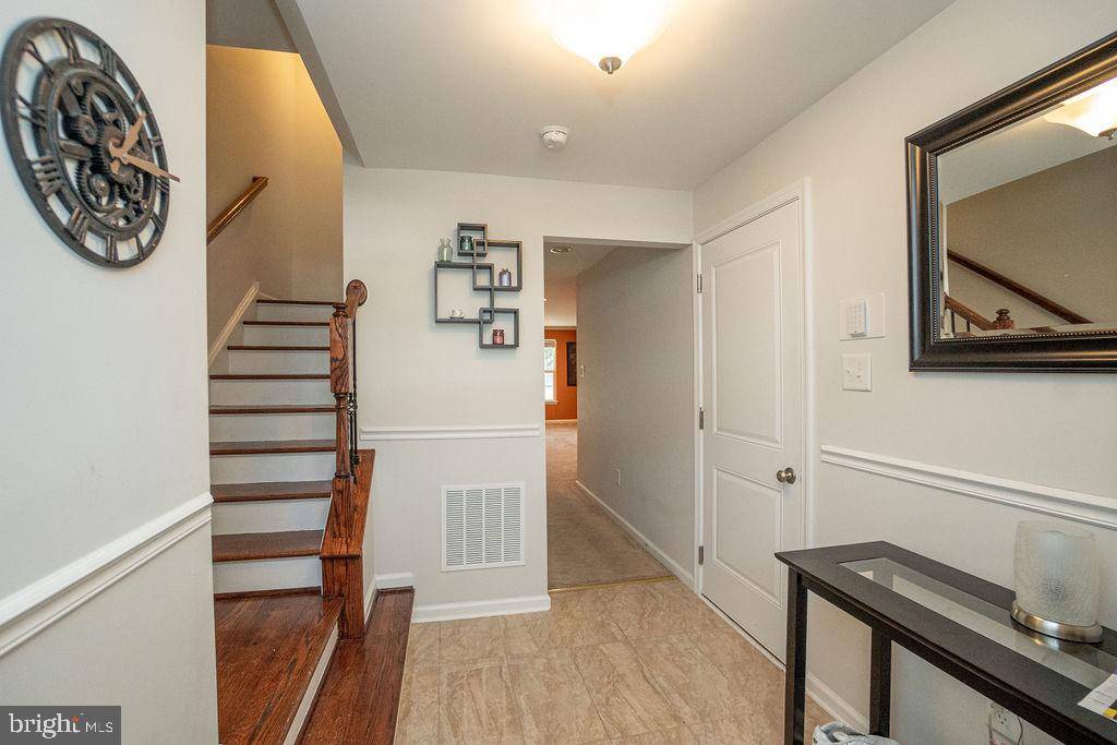 Clementon, NJ 08021,802 EMERSON CT