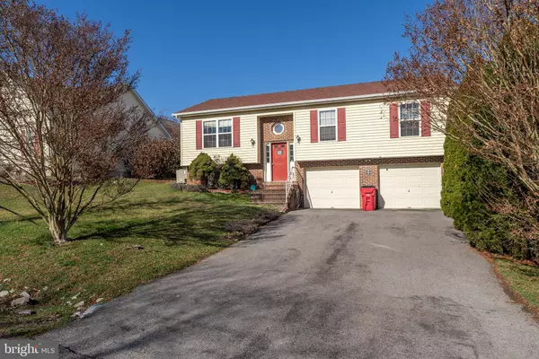 Martinsburg, WV 25404,32 PHLOX LN